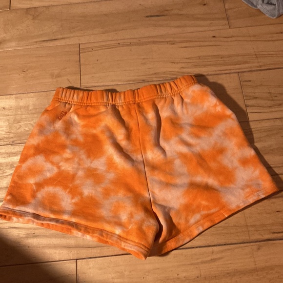 Aritzia/Tna shorts, size xs. - Picture 2 of 2